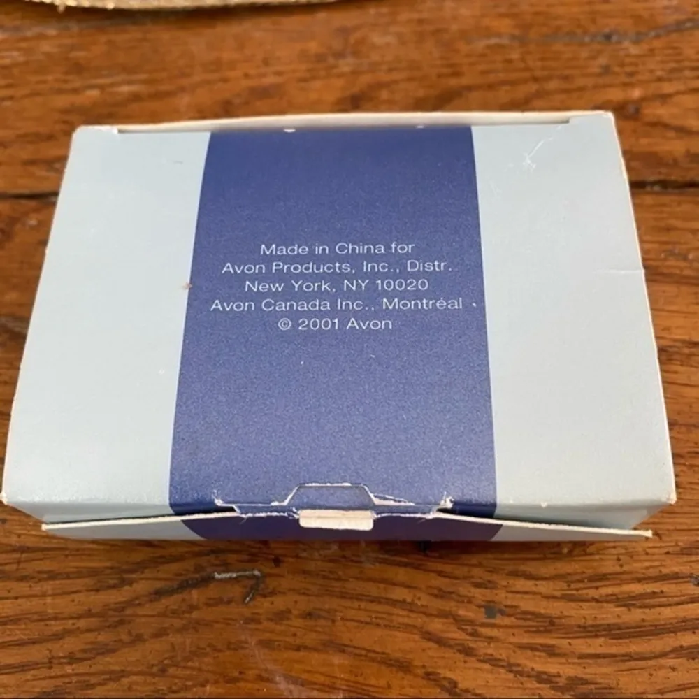 Avon Vintage Silver Floral Spray Cubic Zirconia Necklace NIB - Image 8