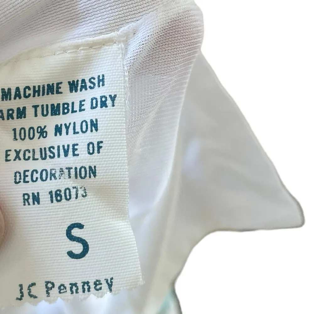 JCPenney Vintage 70s White Blue Embroidered Dreamy Floral Crop Button Sleep Top - Image 8