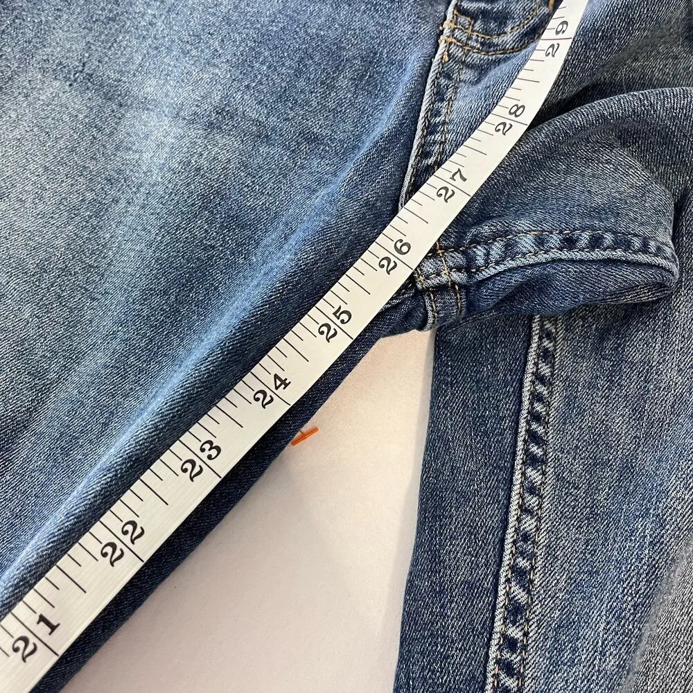 Free People Skinny Leg Raw Fuzzy Hem Mid Rise Light Wash Distressed Jean Size 30 - Image 6