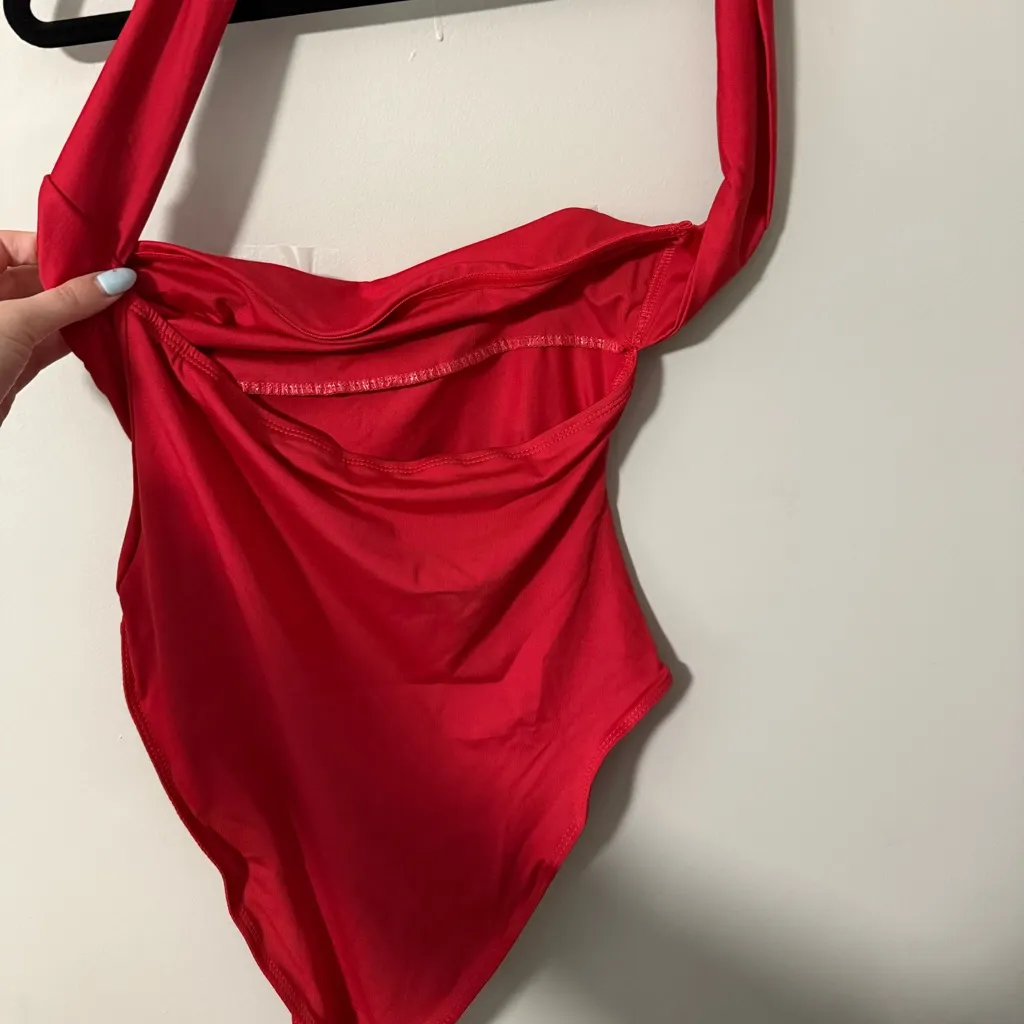 SheIn NWOT  Red Backless Bodysuit - Image 5