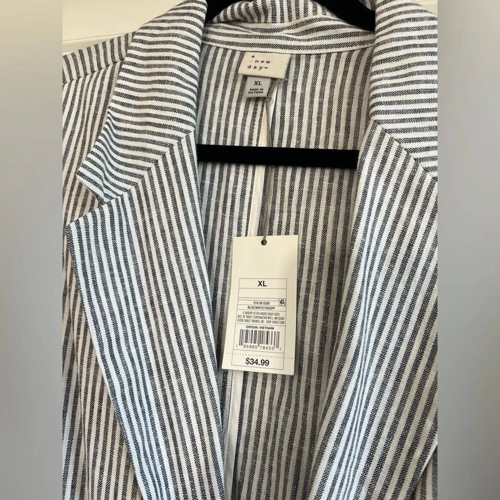 Women's Striped Linen Blazer Jacket - Image 3
