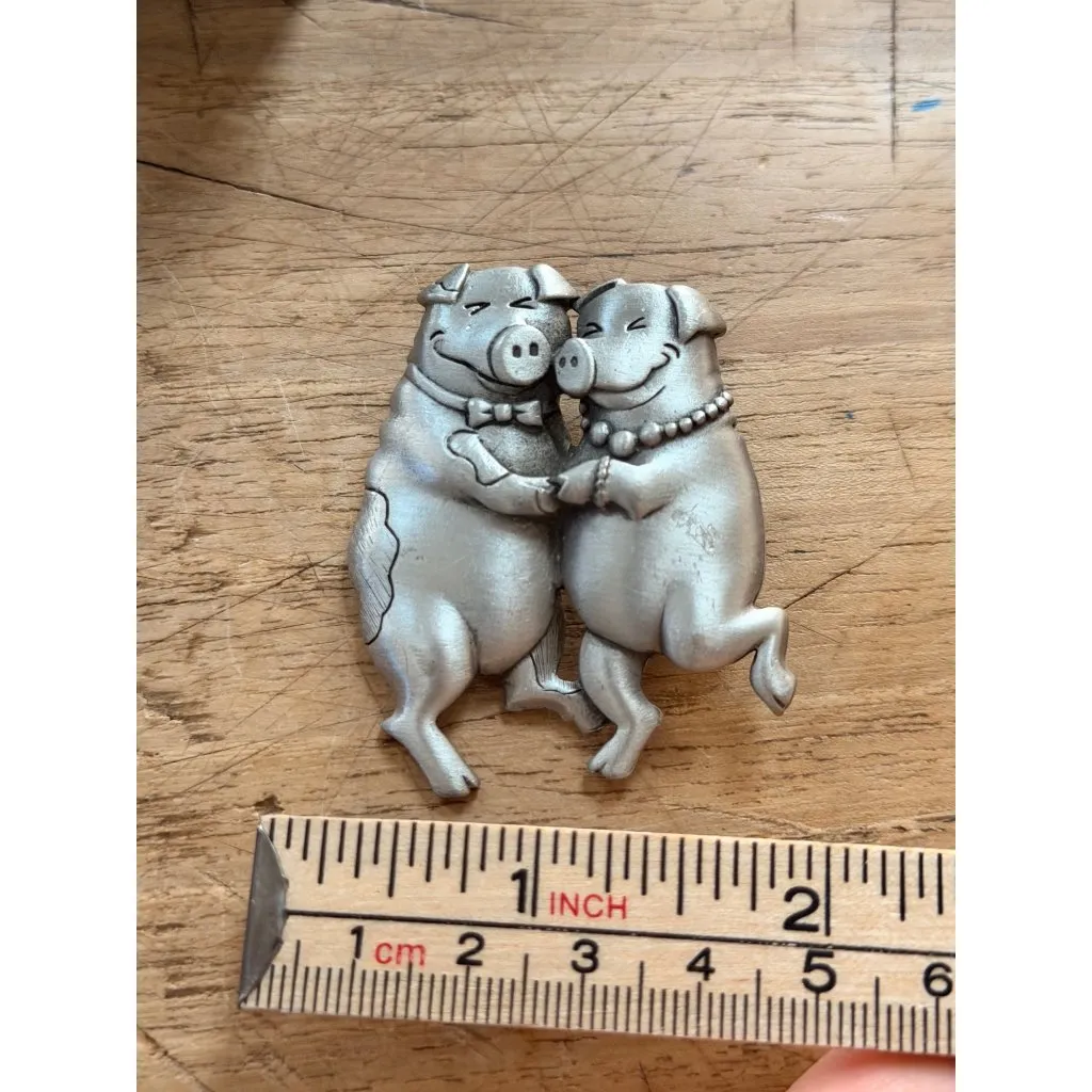 JJ Dancing Pigs Pewter Pin Brooch With Box 2 Inches Silver - Image 5