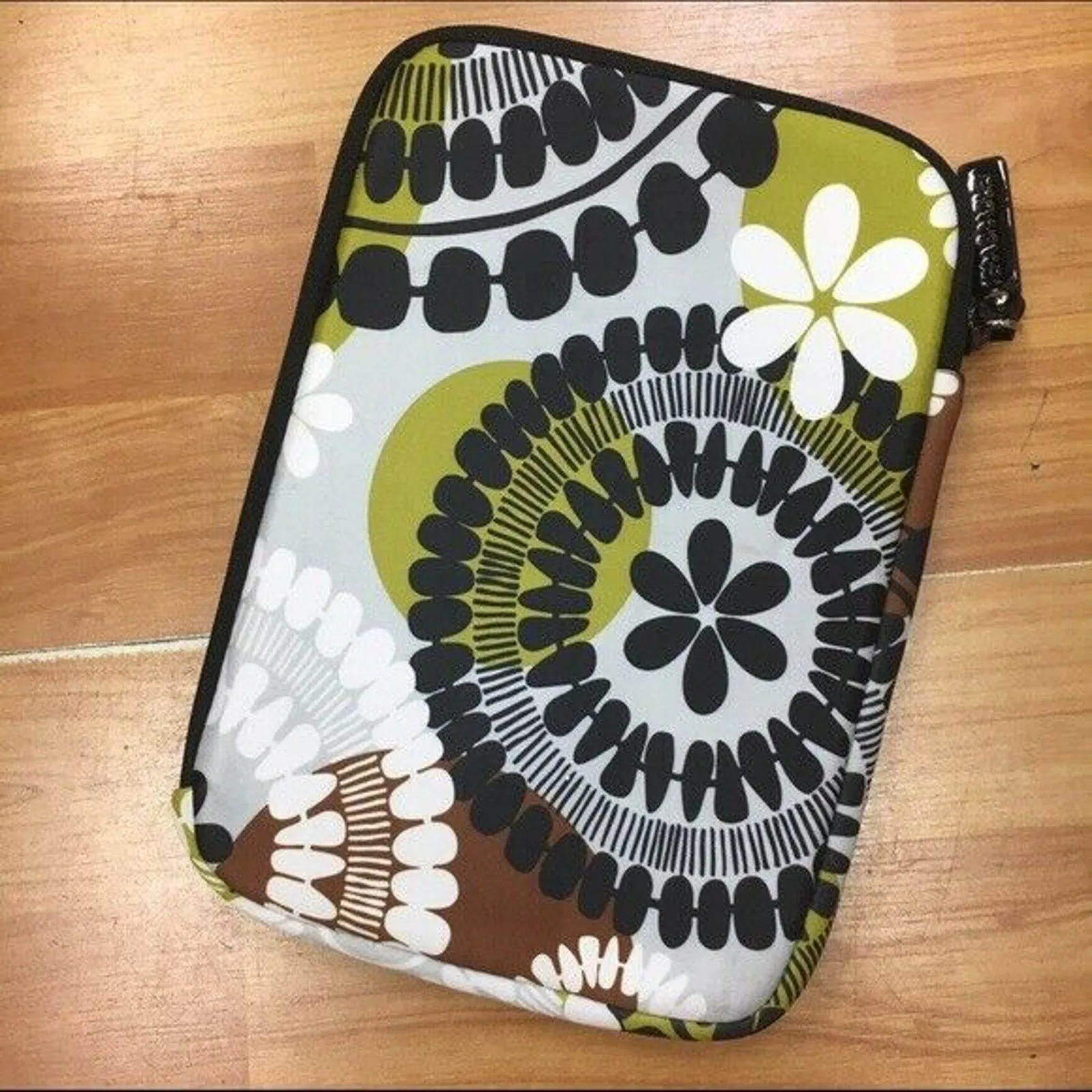 Vera Bradley Cocoa Moss Mini Tablet‎ Holder Neoprene * 8" x 5.5" - Image 2