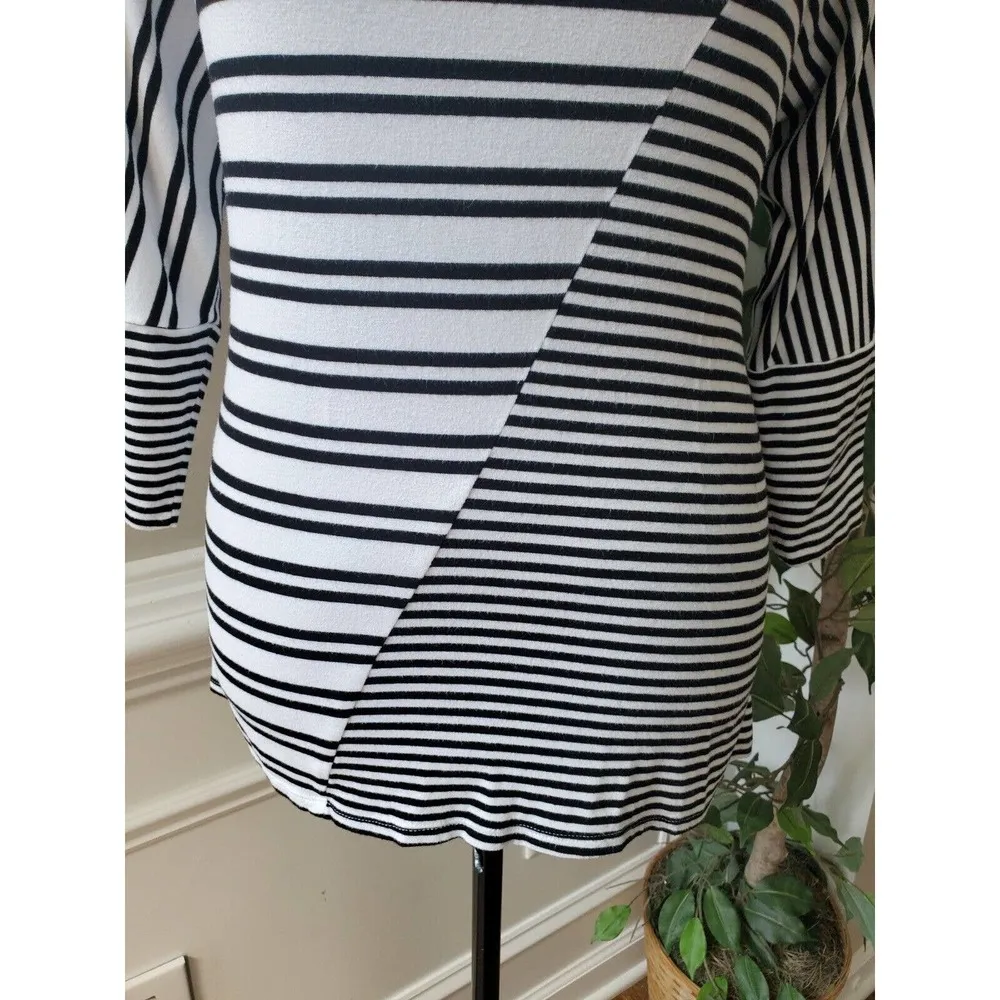 White House Black Market Women Striped Long Sleeve Round Neck Top Shirt Small - Image 4