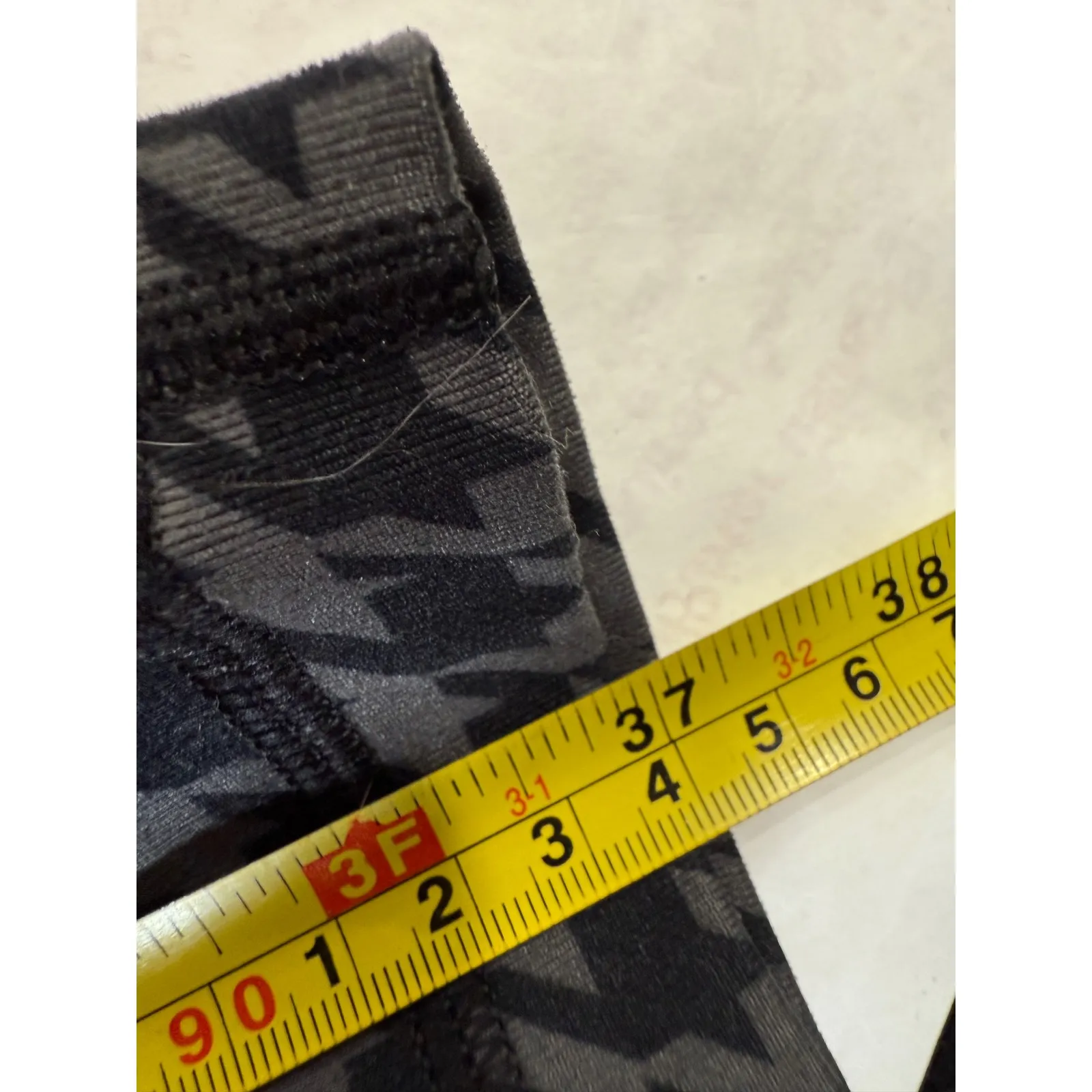 Lululemon Houndstooth Align Leggings Black Gray Women's Size 2 Athleisure - Image 9