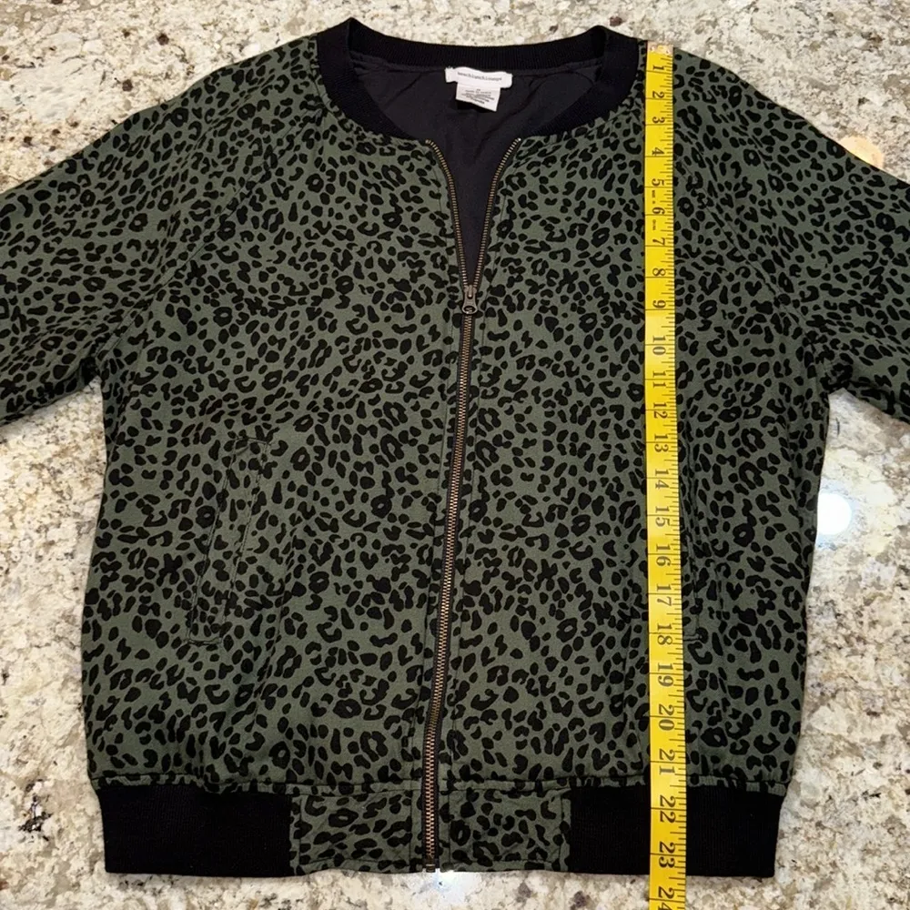 BEACHLUNCHLOUNGE - Size MEDIUM- Dasha leopard animal print bomber jacket - Image 12