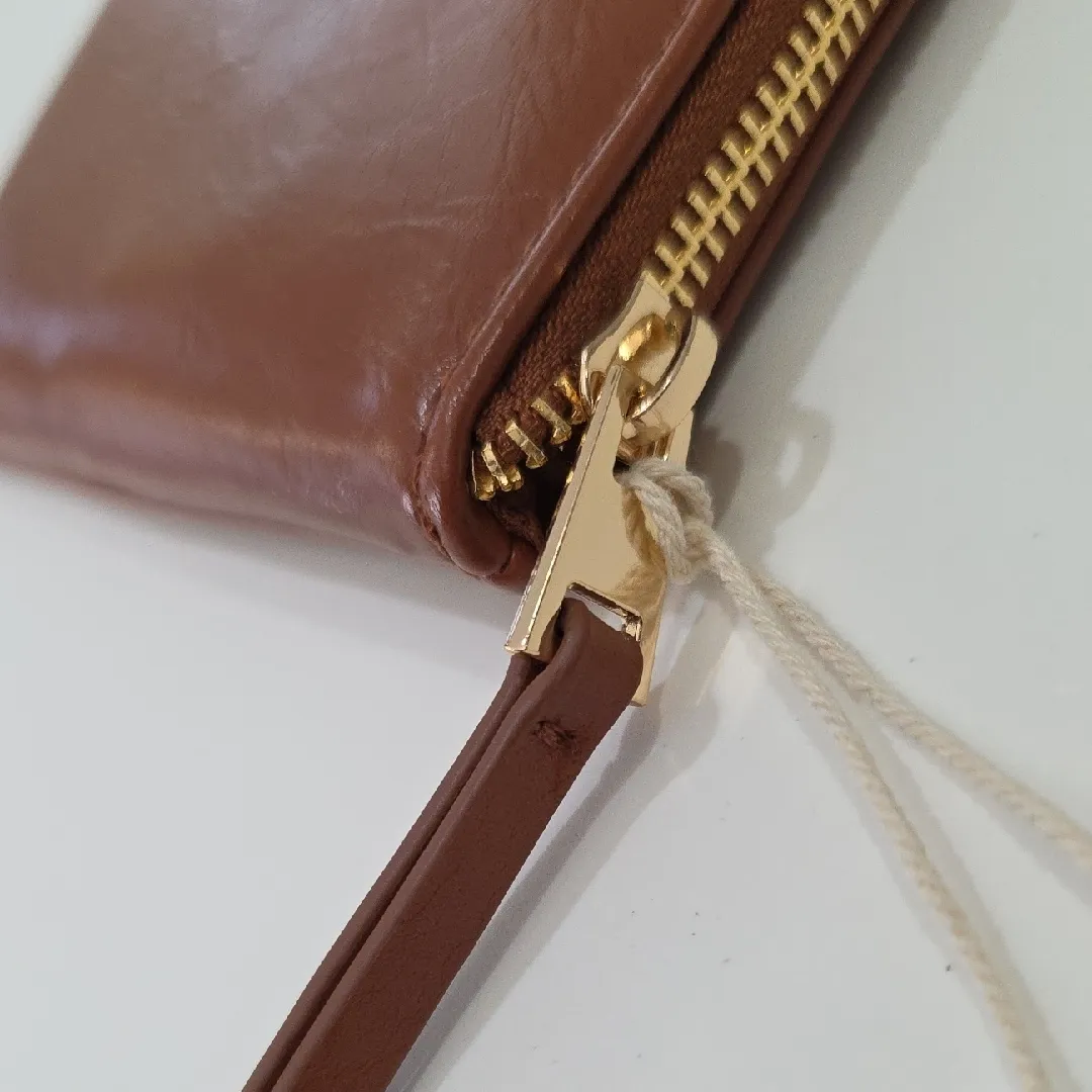 Universal Thread Purse Brown Clutch Small Size New - Image 4