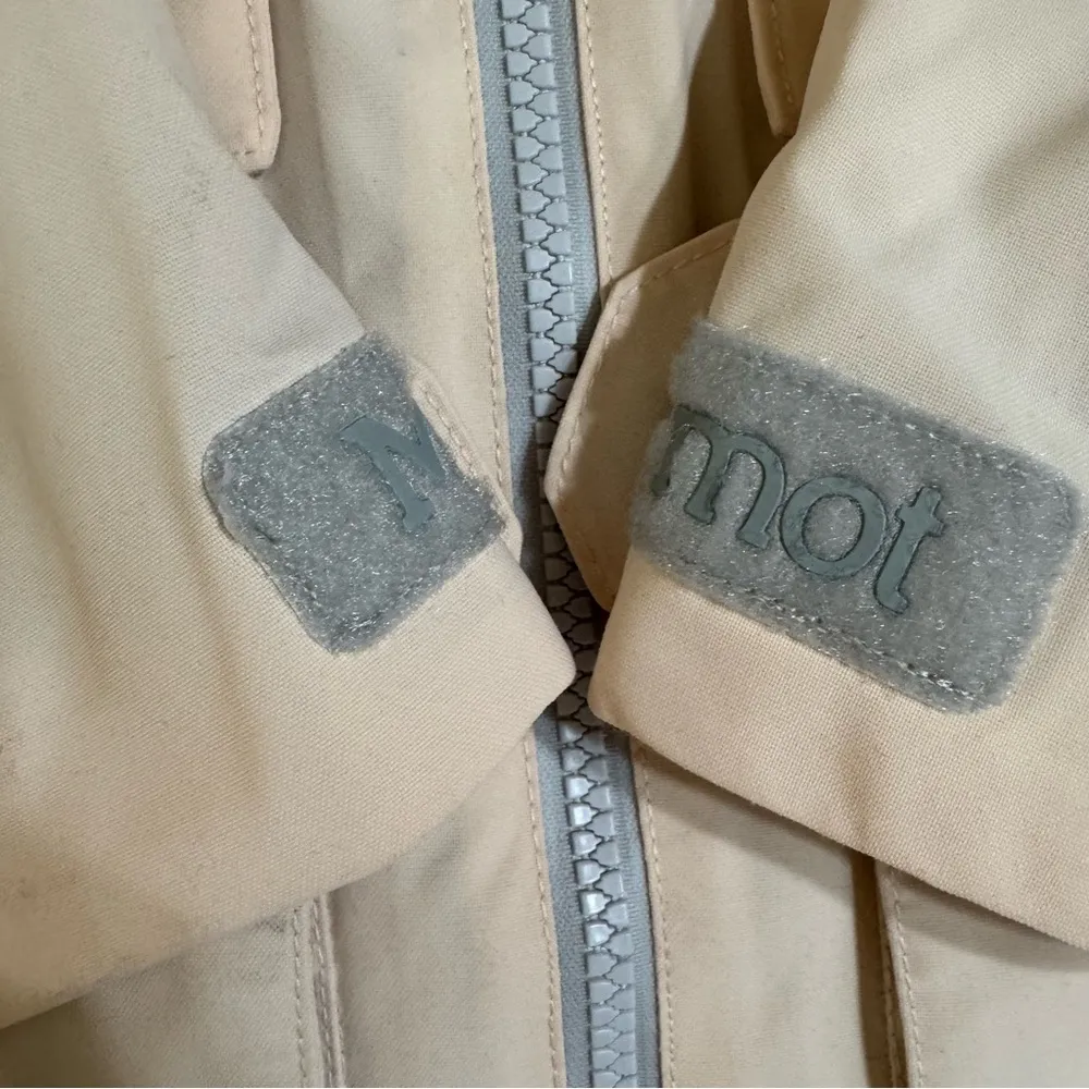 Marmot  Women’s Commuter Parka - Image 6