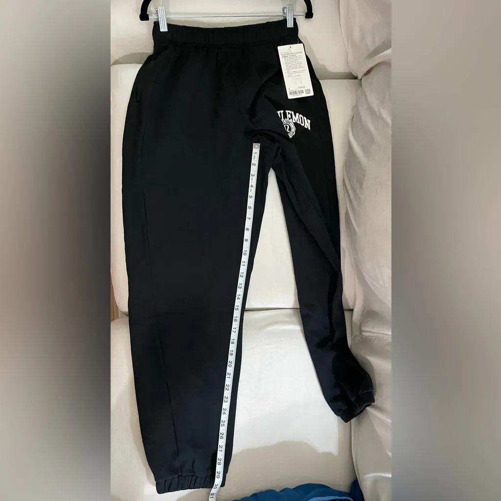 Lululemon  NWT Scuba Mid Rise Oversized Fleece Joggers Graphic Black Size S - Image 9
