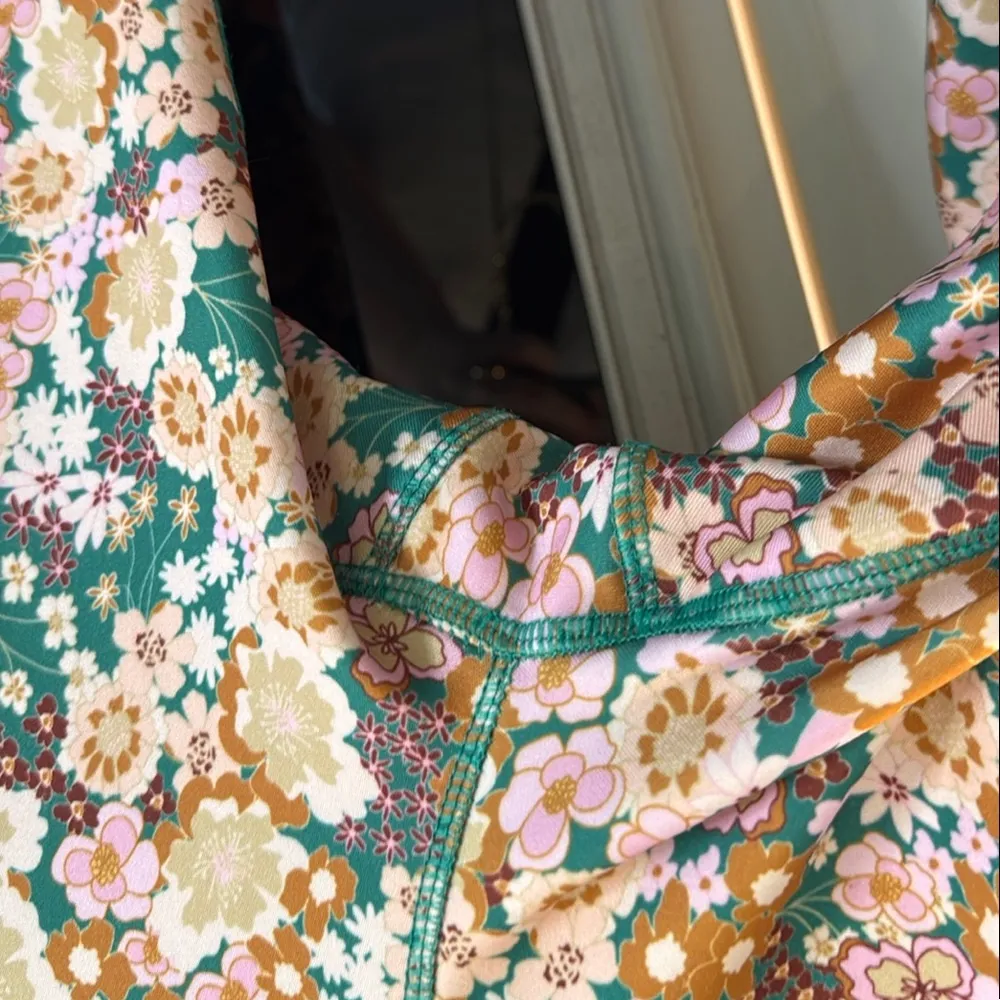 Ebb & Flow Floral Women's workout Pants with pockets ✨💗 - Image 3