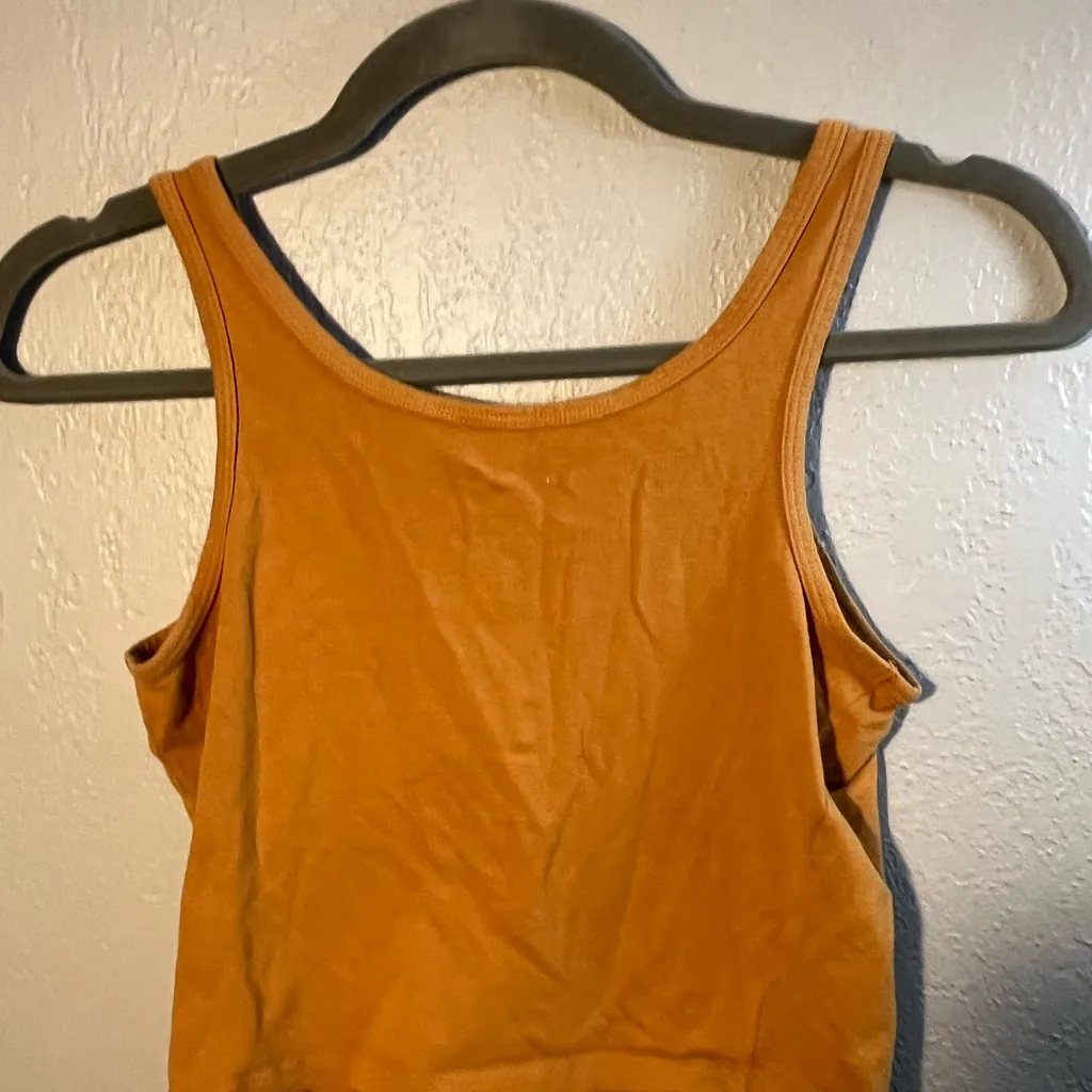 SO Tan Orange Sleeveless Crop Tank Top Camisole Cami SZ S Sporty Athletic Casual - Image 7