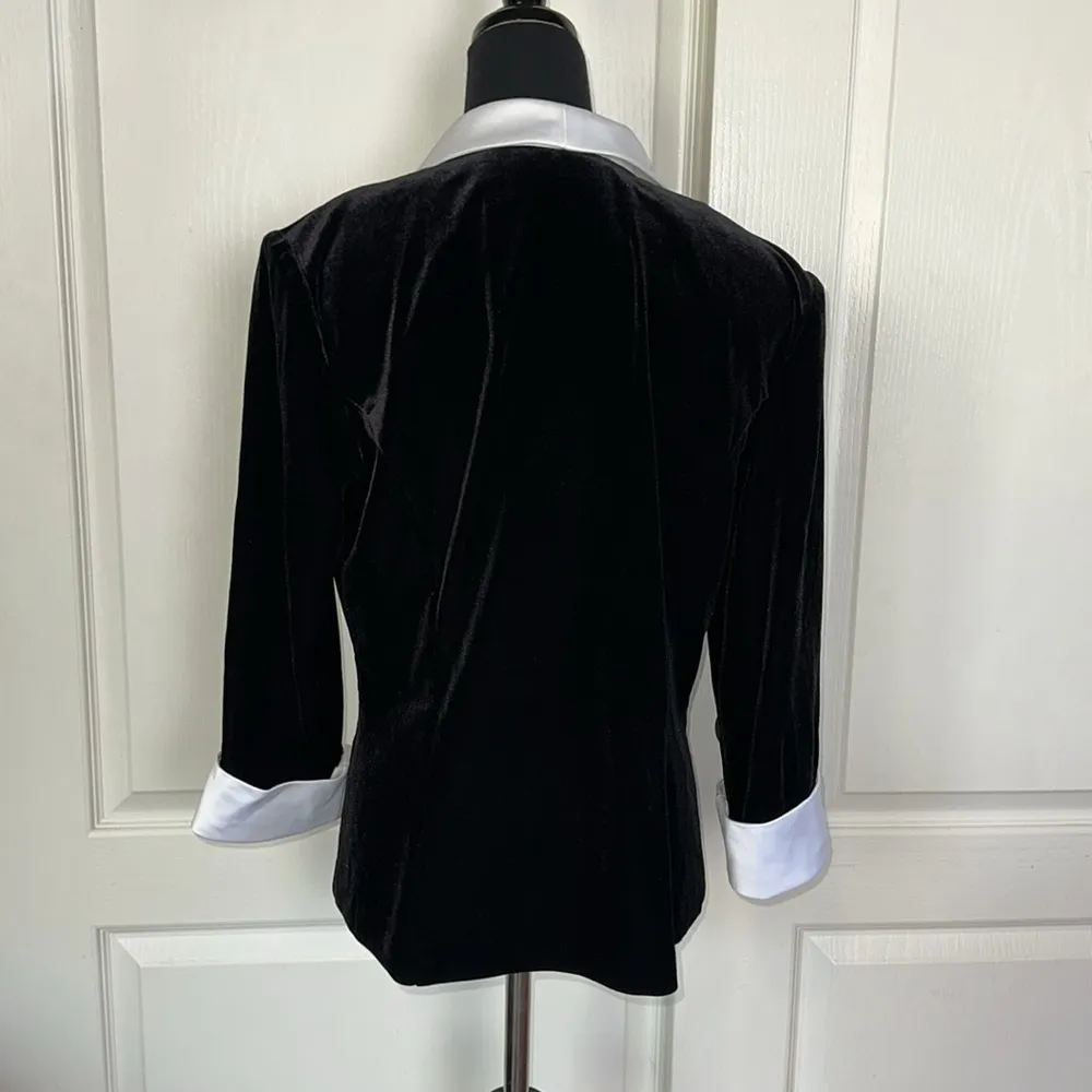 VTG BLACK VELVET TUXEDO WRAP BLOUSE - Image 4