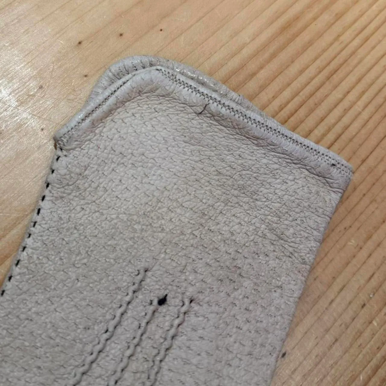 Women's Vintage Tan Leather Gloves White - Image 3