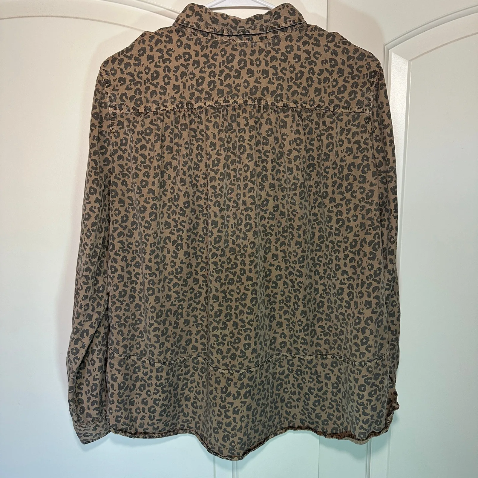 TRIBAL JEANS Oversized Button - Image 4