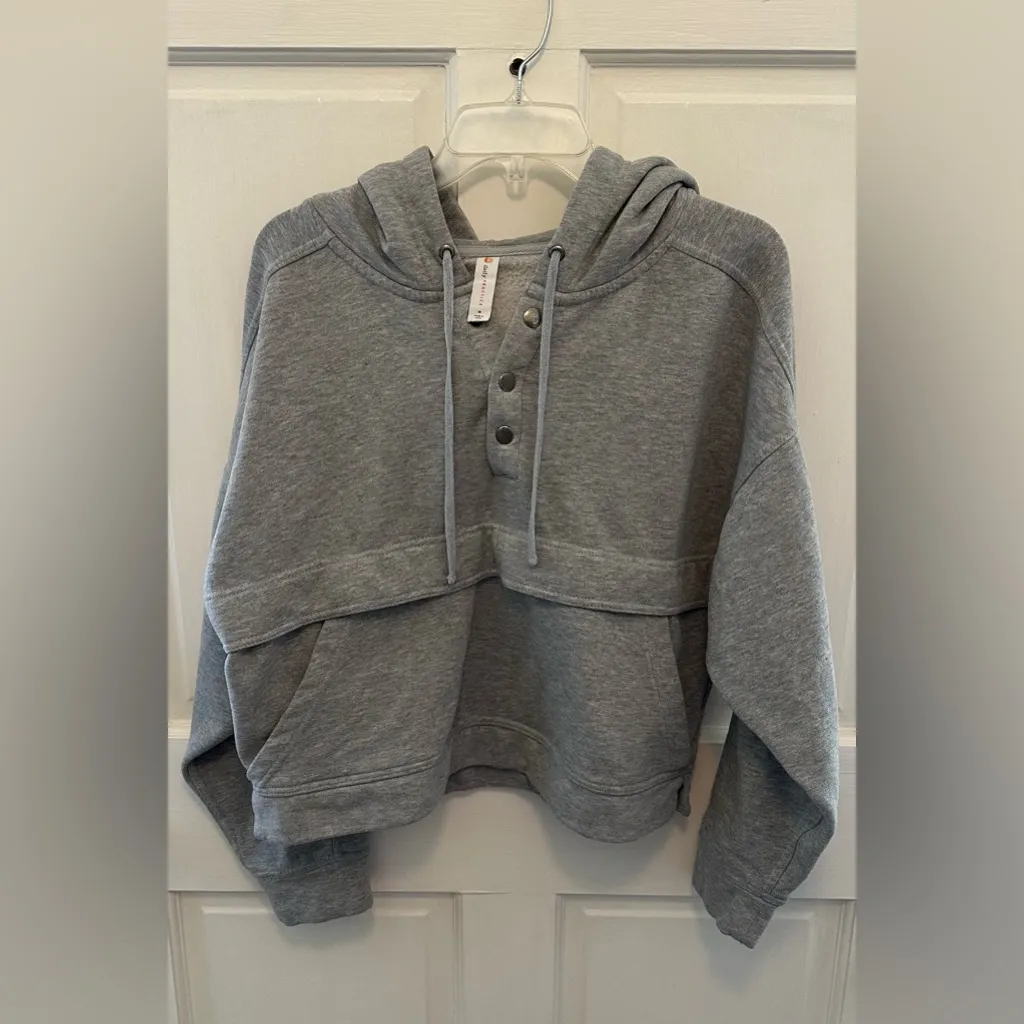 Daily Practice by Anthropologie Henley Sweatshirt Grey Medium - Image 2