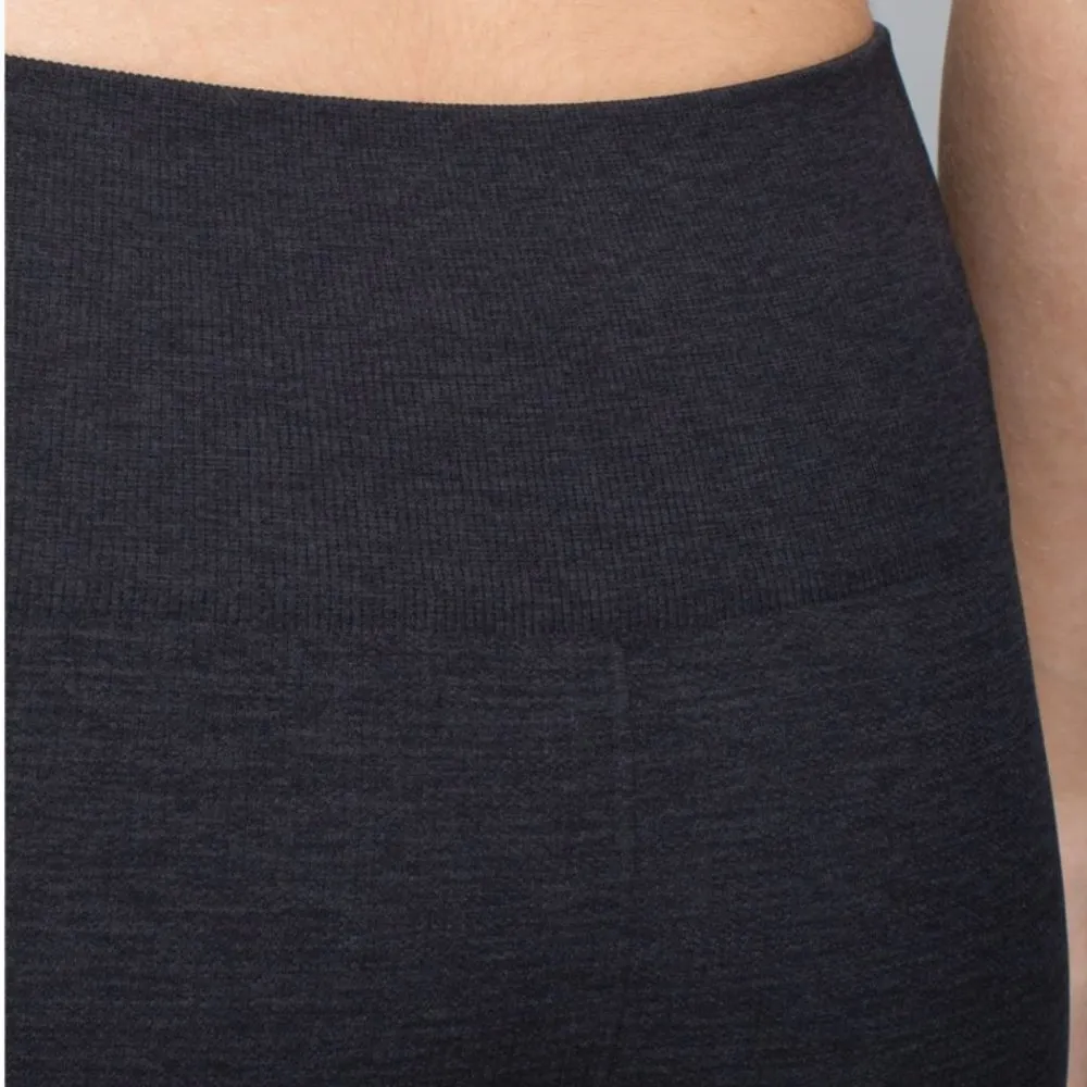 Lululemon  Seamlessly Street Crop Black - Image 14