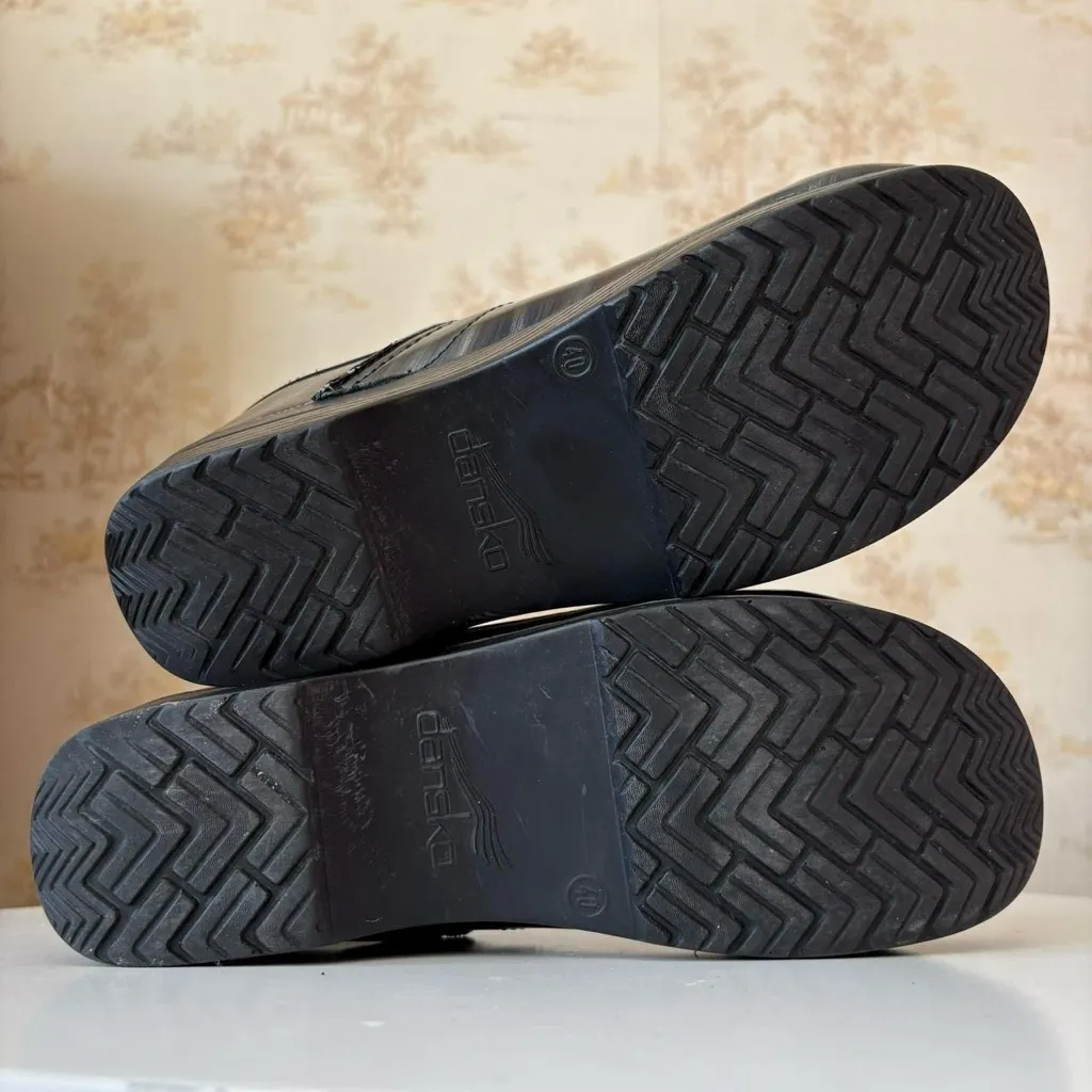 Dansko Professional gray black metallic striped patent leather clogs 40 EU - Image 5