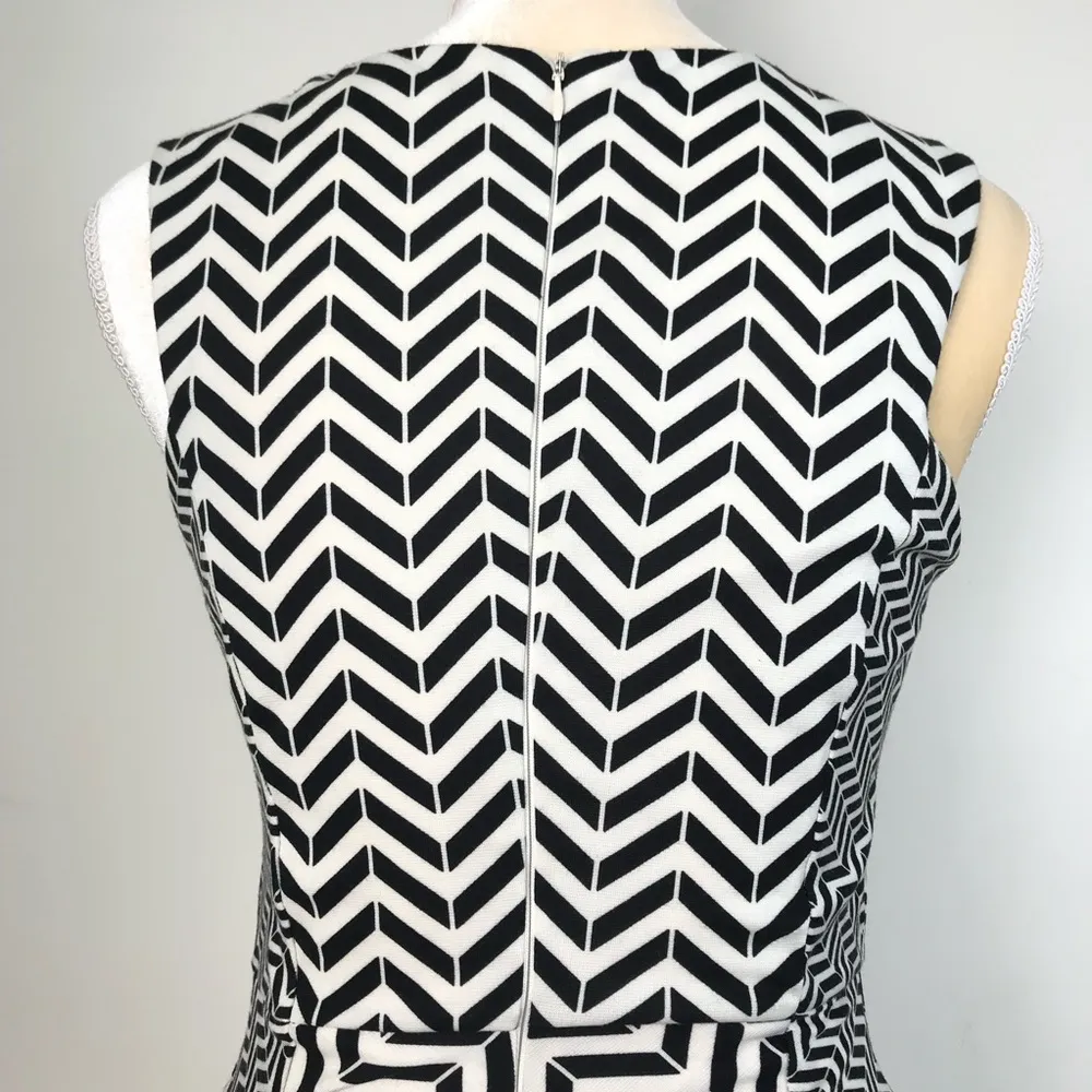 NikiBiki | Geometric Print Dress - Image 7