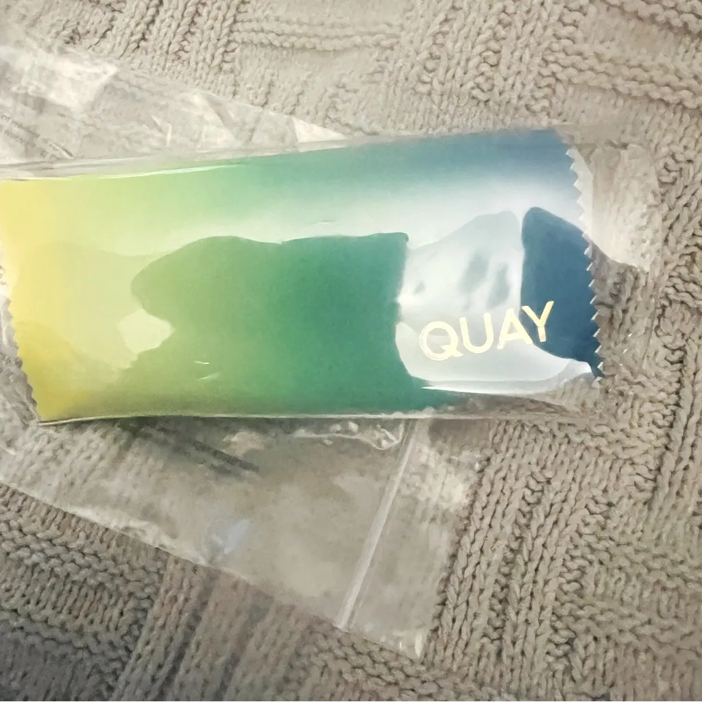 QUAY AUSTRALIA PINK OMBRE SUNGLASSES - Image 11