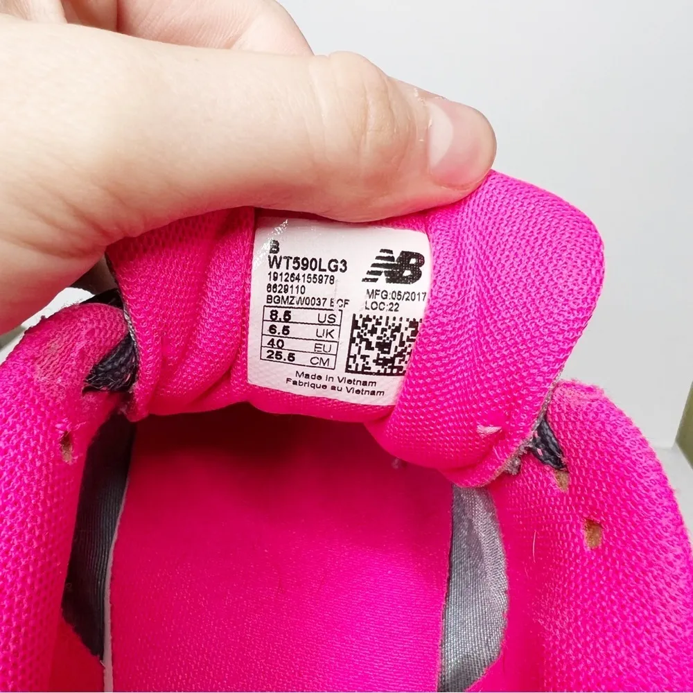 New Balance 590 V3 Blue Running Shoes Size 8.5 Women’s - Image 5