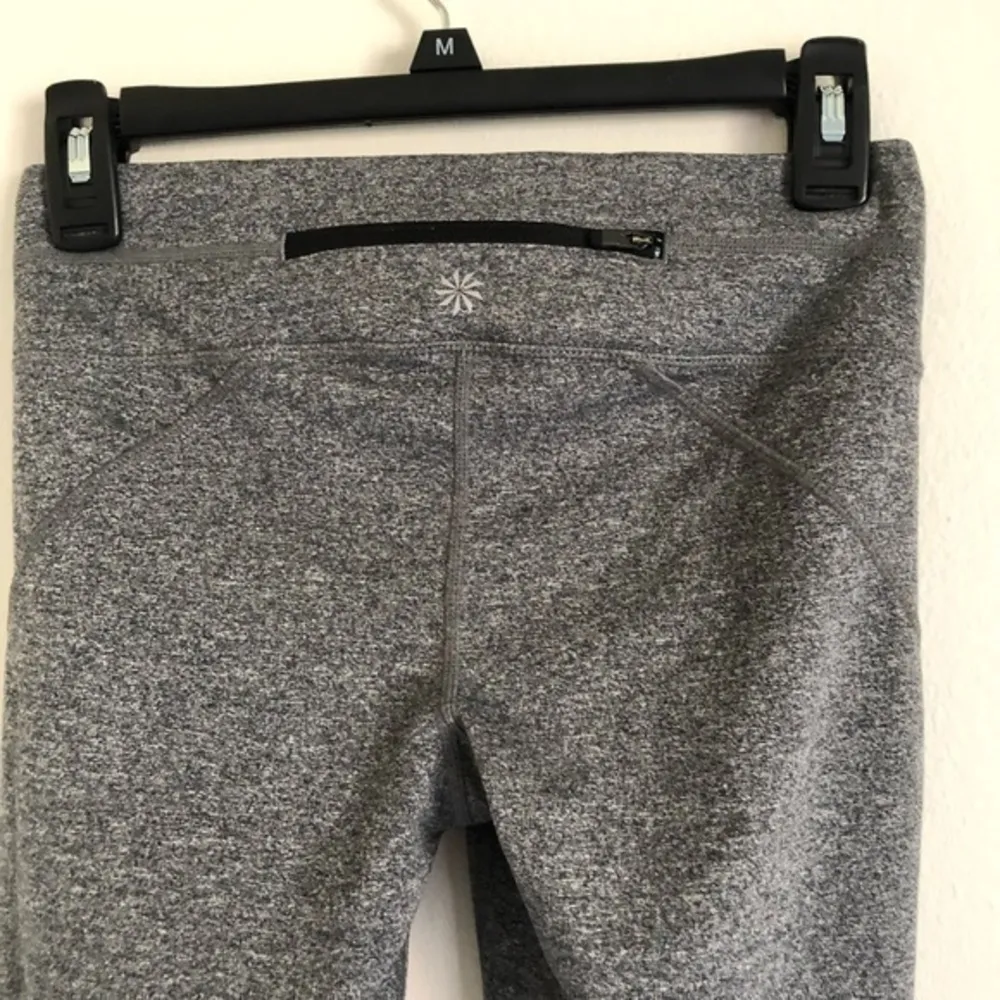 Athleta Slim Flare Capris Grey Yoga Pant With Back Zip Pocket Size XS - Image 5