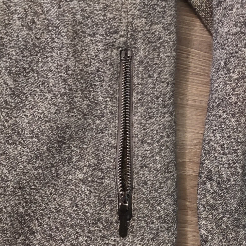 Koolaburra by Ugg  gray black  jacket size small - Image 2