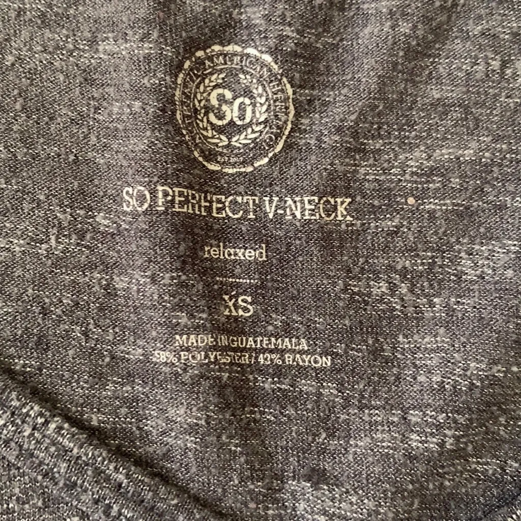 Women’s XS Marled Gray Pocket V-Neck Shirt Relaxed Fit Round Hem X Small - Image 4