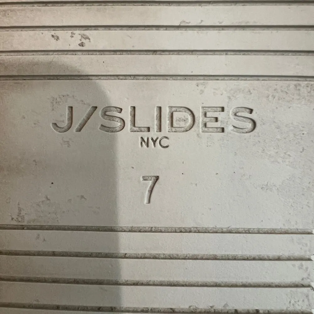 J/SLIDES Gray Natasha Crochet Platform Sneaker, Size 7 - Image 9