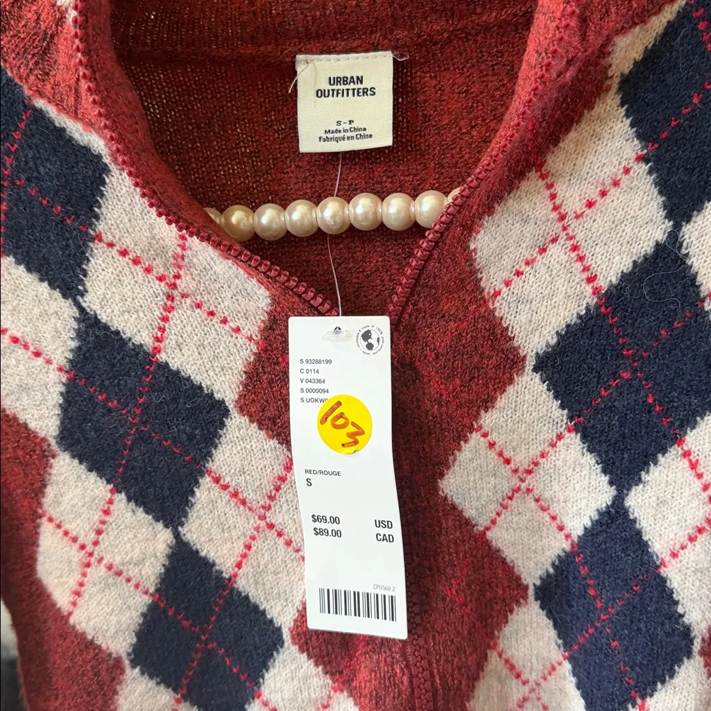 CLARKE ARGYLE ZIP-UP SWEATER IN RED, WOMEN'S AT URBAN OUTFITTERS - Image 3