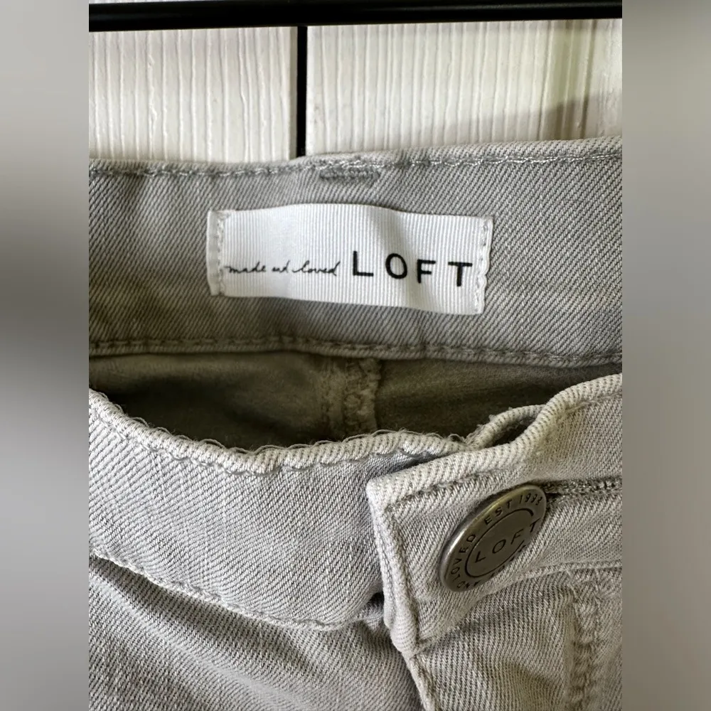 Loft Pants Womens 28 6 Jeans Modern Skinny Crop Light Gray Straight Leg Raw Hem - Image 4