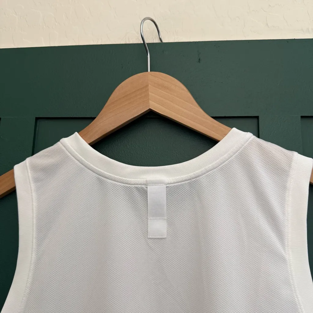 Lululemon Mesh Back Cropped Train Tank Top White - Image 8