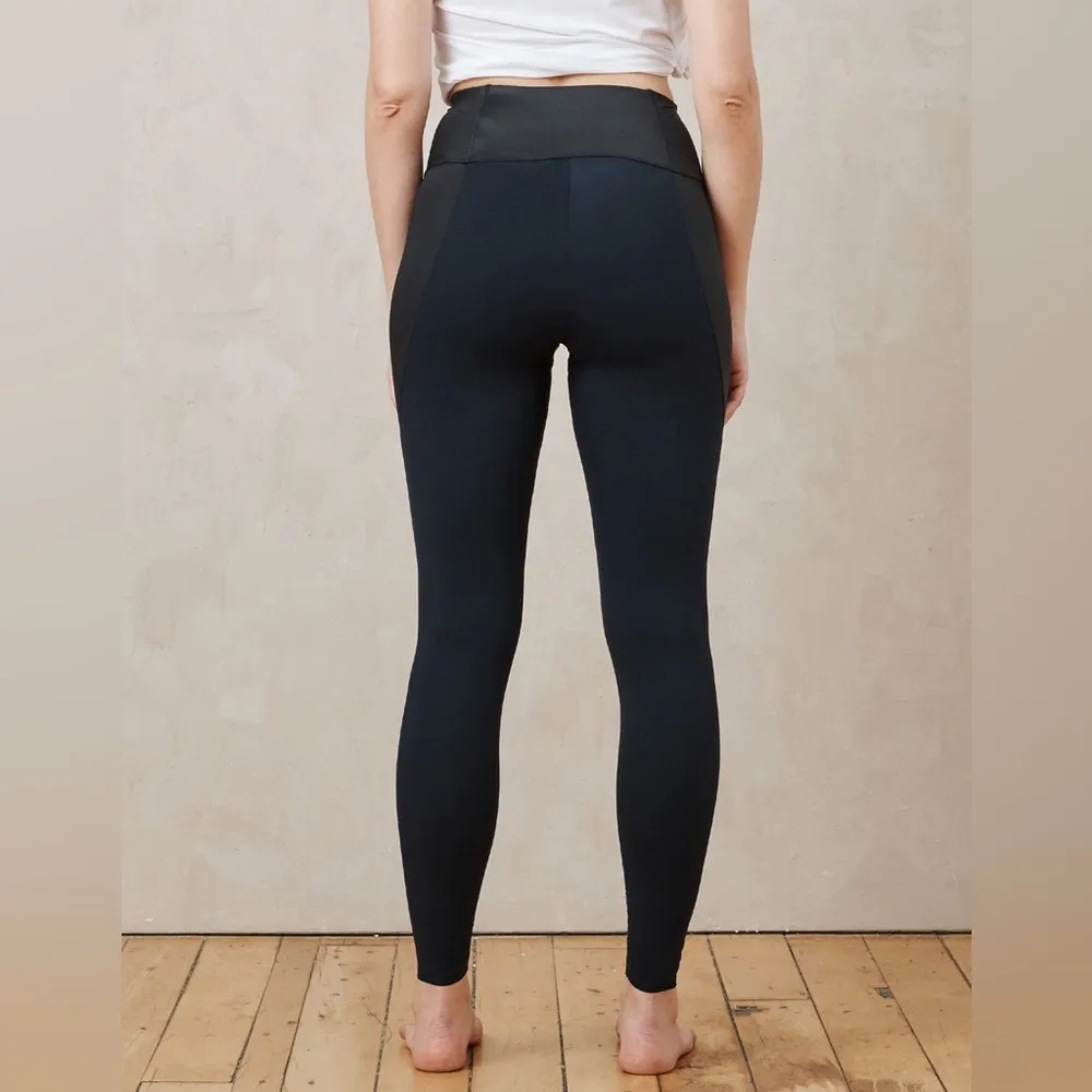 Aday Throw It Higher Technical Silk Pocket Leggings in Navy/Black Size S - Image 5