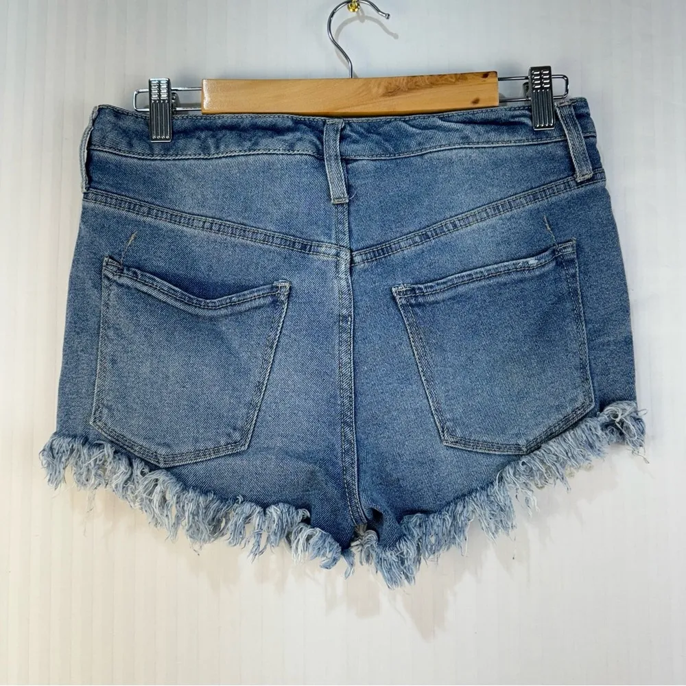 Mossimo Crochet Detail Distressed Denim Jean Shorts Size 8 High - Image 3
