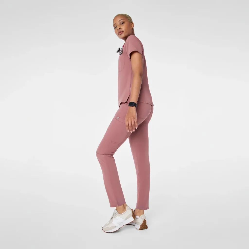 Figs New Balance 327 in Cream, Size 8 - Image 3