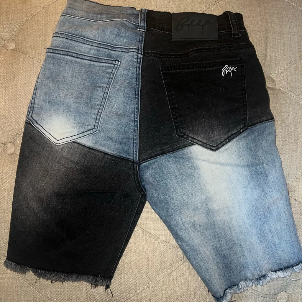 ‘Filthy wealth’ brand name original split denim shorts Black Size 26 - Image 3