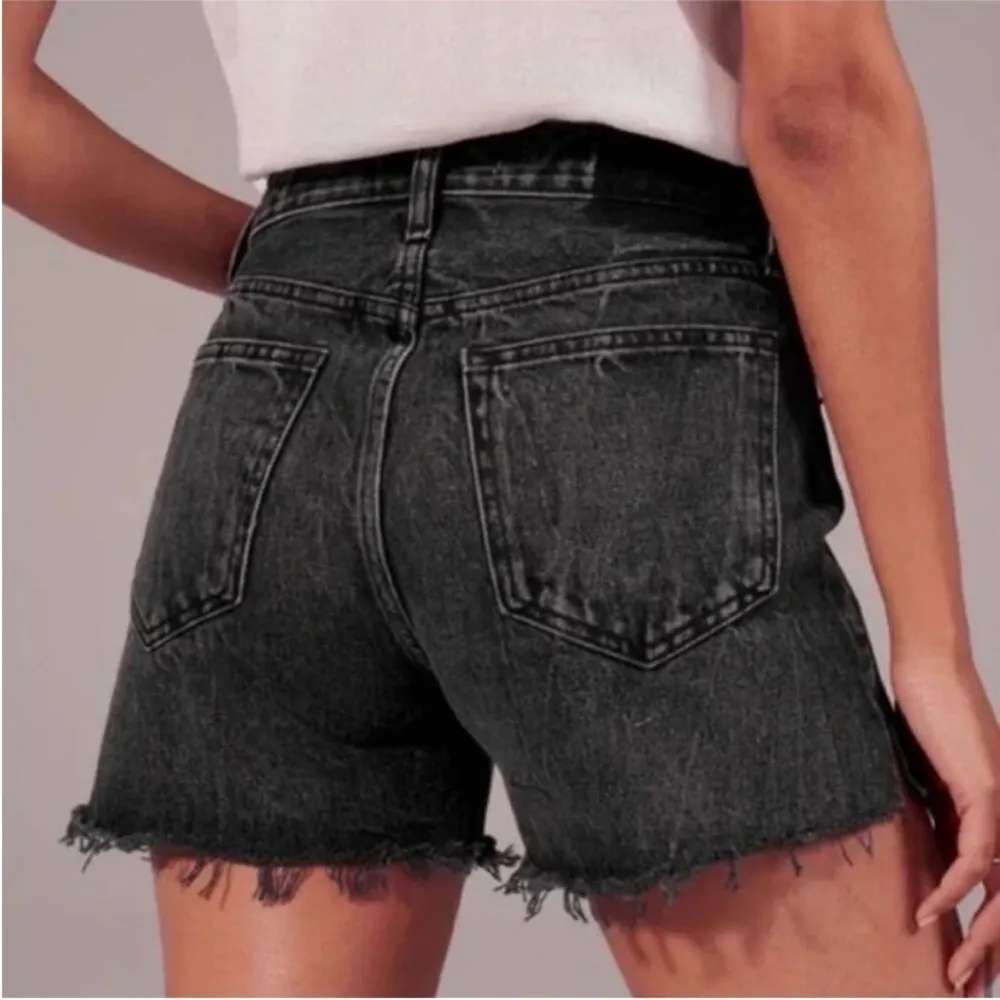 Abercrombie & Fitch Mid-Rise Boyfriend Raw Hem Denim Shorts Washed Black 27/4 - Image 2