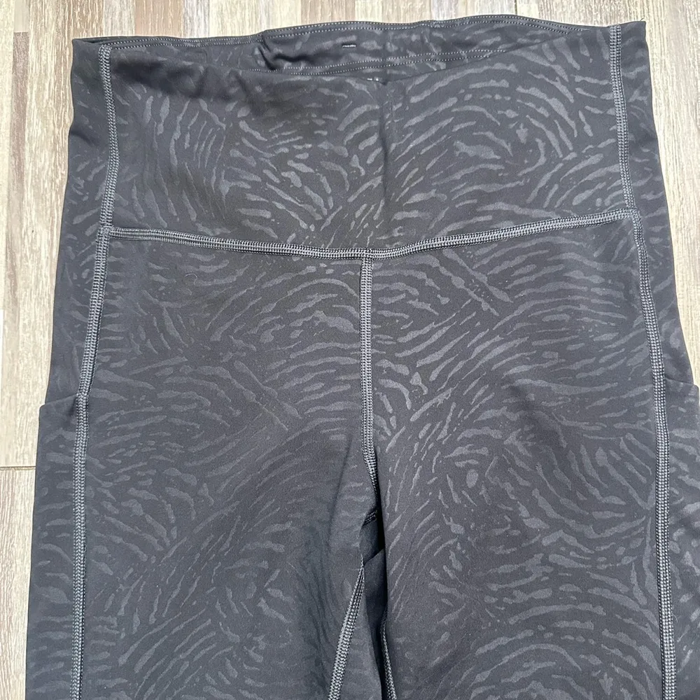 Athleta Ultimate Stash Pocket Capri Legging, Size Small - Image 2