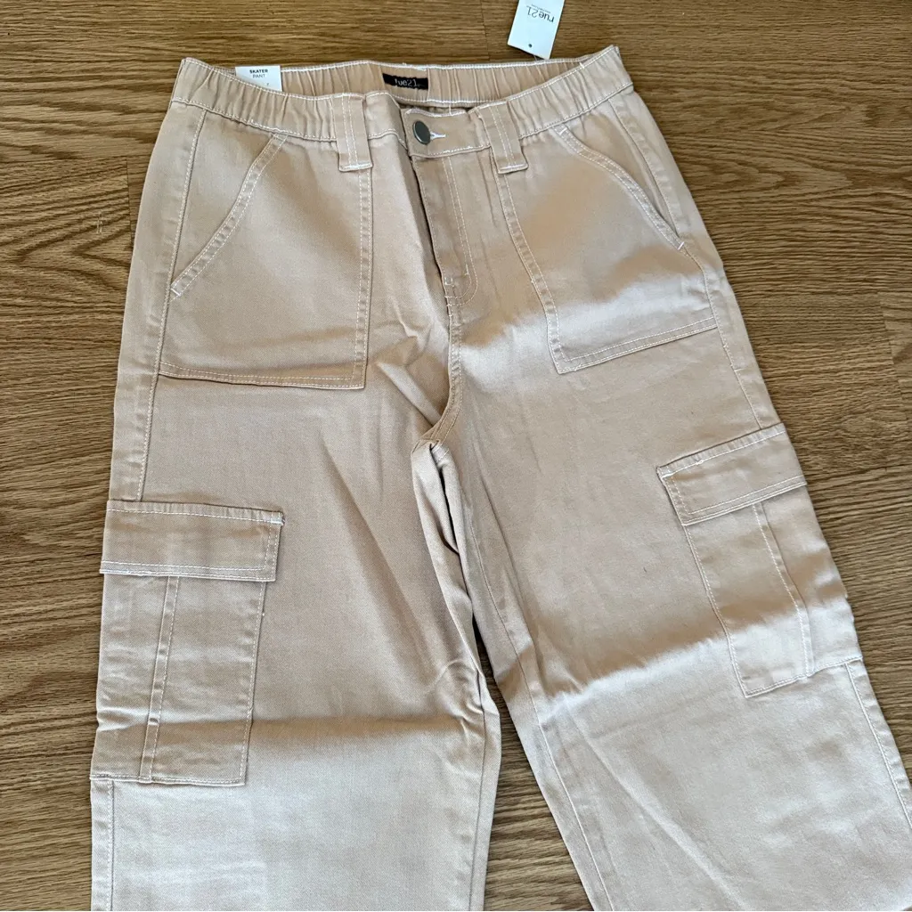 NWT Rue21 Light Tan Straight Leg Cargo Skater Pants Women’s Size L - Image 2