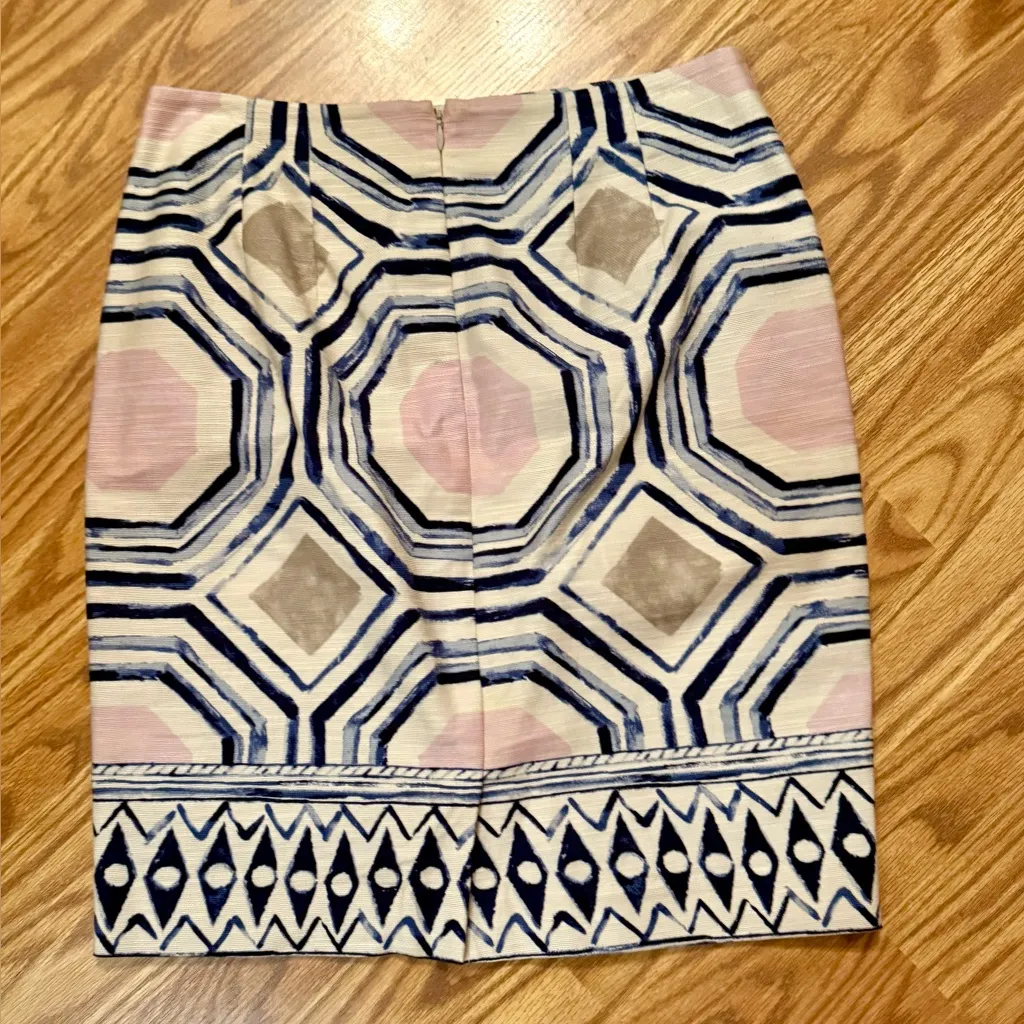 The Loft Geometric Patterned mini Skirt in Pink and blue. Size 4. - Image 5