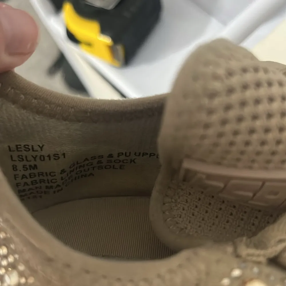 Steve Madden Women’s Lesly Sneakers Beige Rhinestone Bling Size 8.5 - Image 8