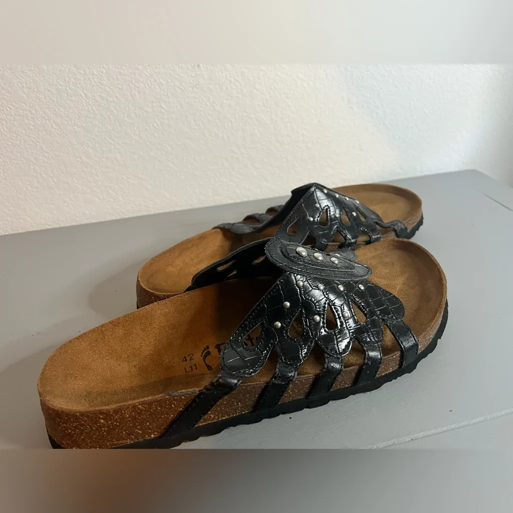 Betula Butterfly Black Crocodile Embossed Skin Look Studded Sandals Tan Size 11 - Image 8