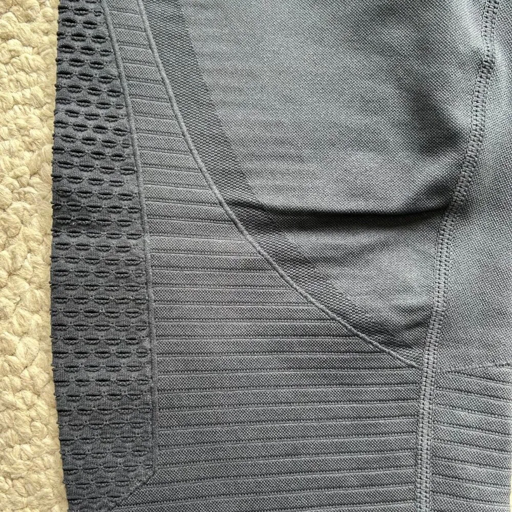 Zyia  Active Perforated Performance Legging Women's Size Medium Gray Breathable - Image 4