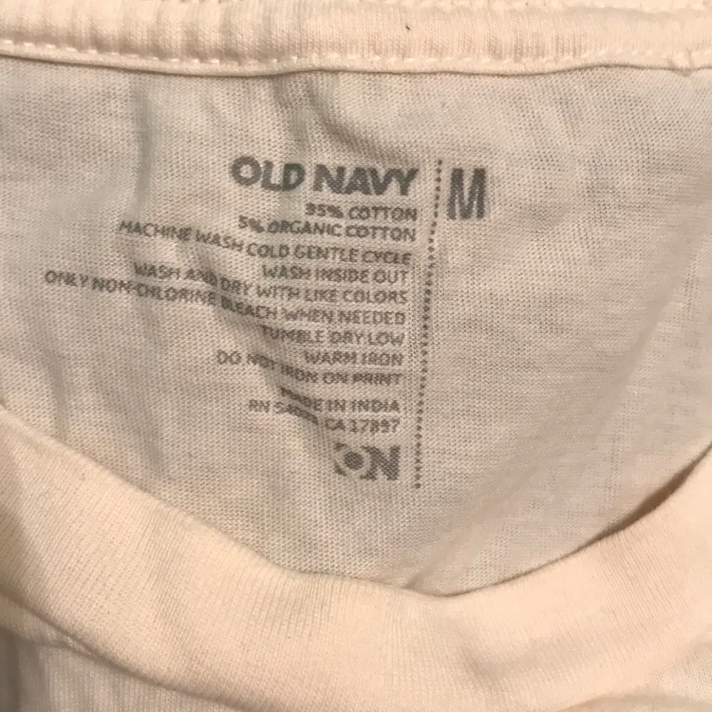 Old Navy Plant Flowers tee - Image 4