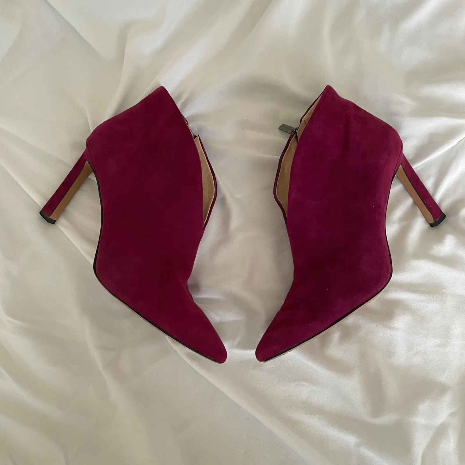 Vince Camuto Suede Pointed Toe Ankle Booties Side Zip Raspberry Women's Size‎ 8 - Image 16