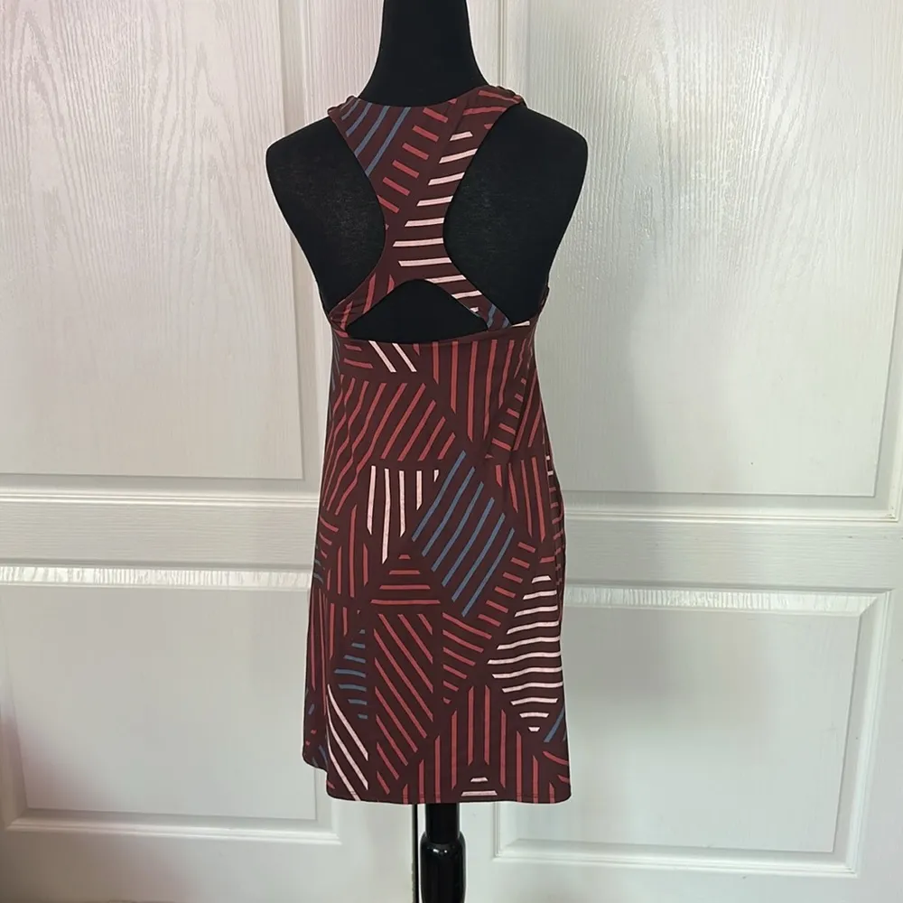 CARVE DESIGNS HIGH NECK MAROON GEOMETRIC ATHLETIC DRESS - Image 3