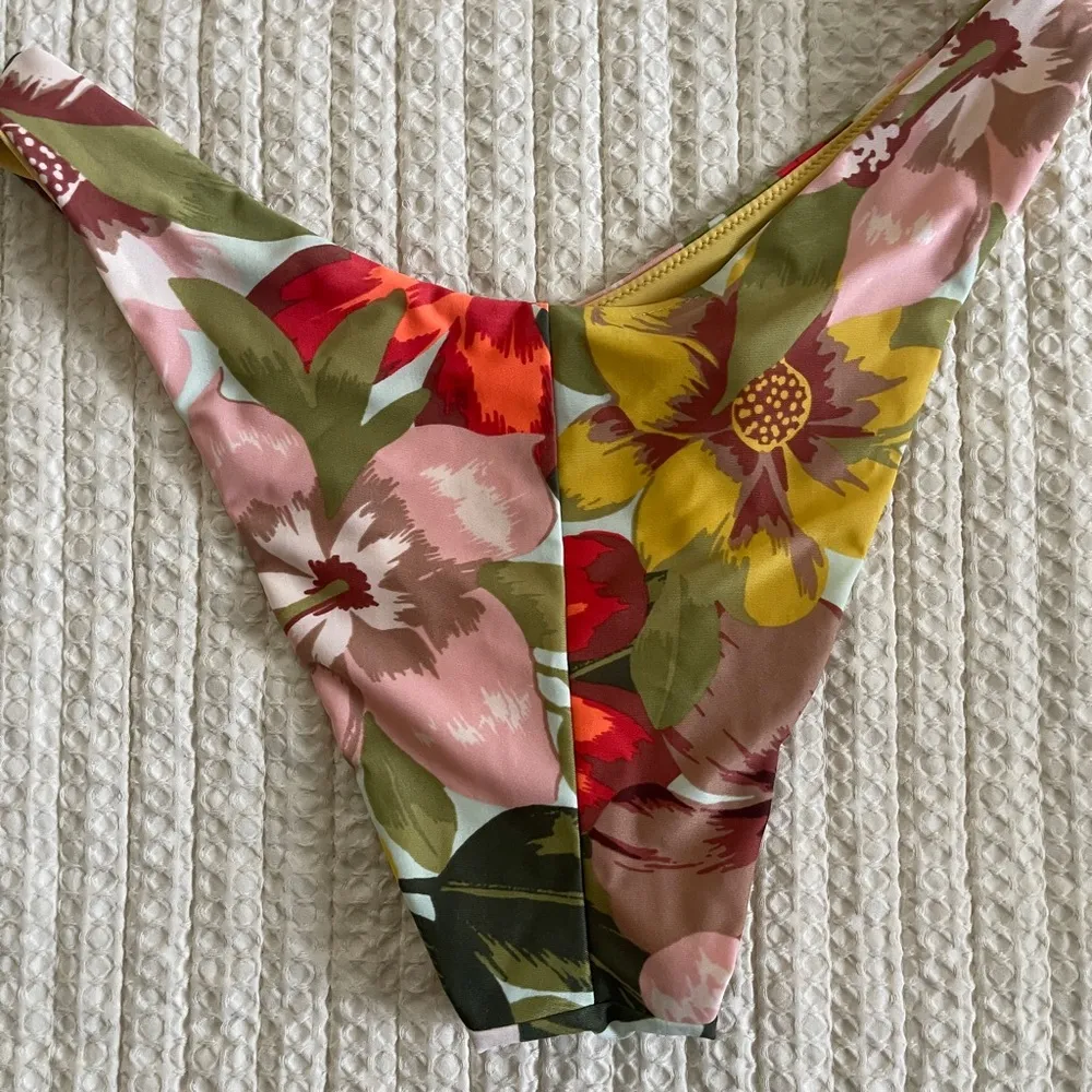colorful floral bikini set bandeau top size XL cheeky bottoms size L - Image 4