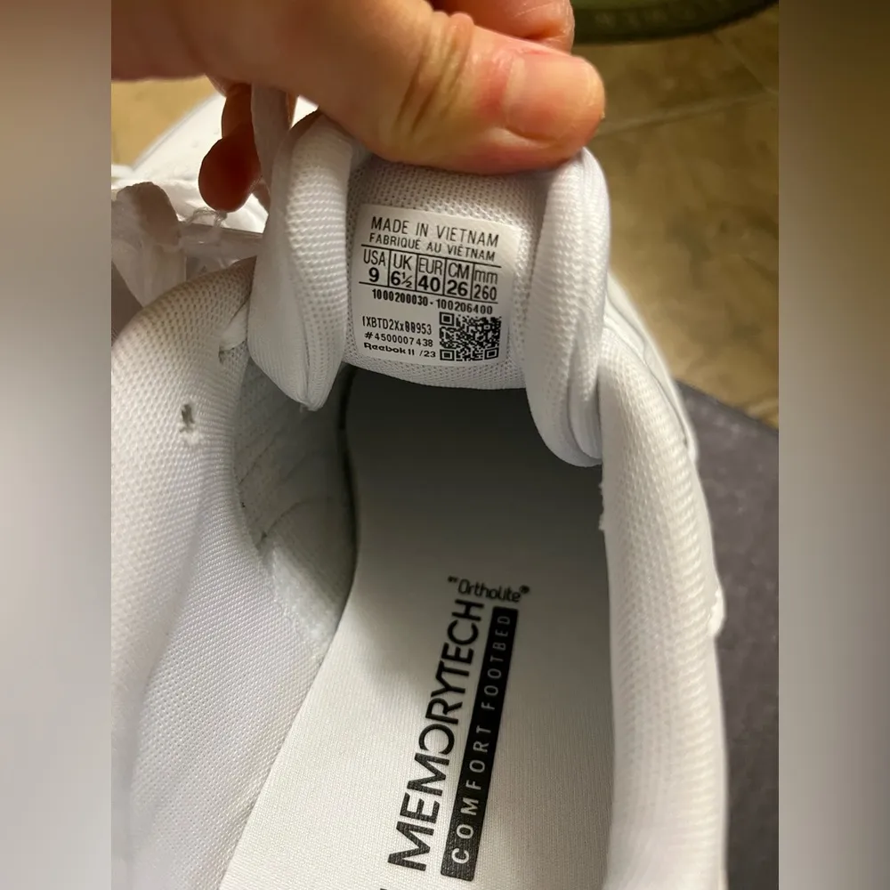 Reebok Women’s White MemoryTech Ortholite Sneakers, Size US 9, Barely Worn - Image 3