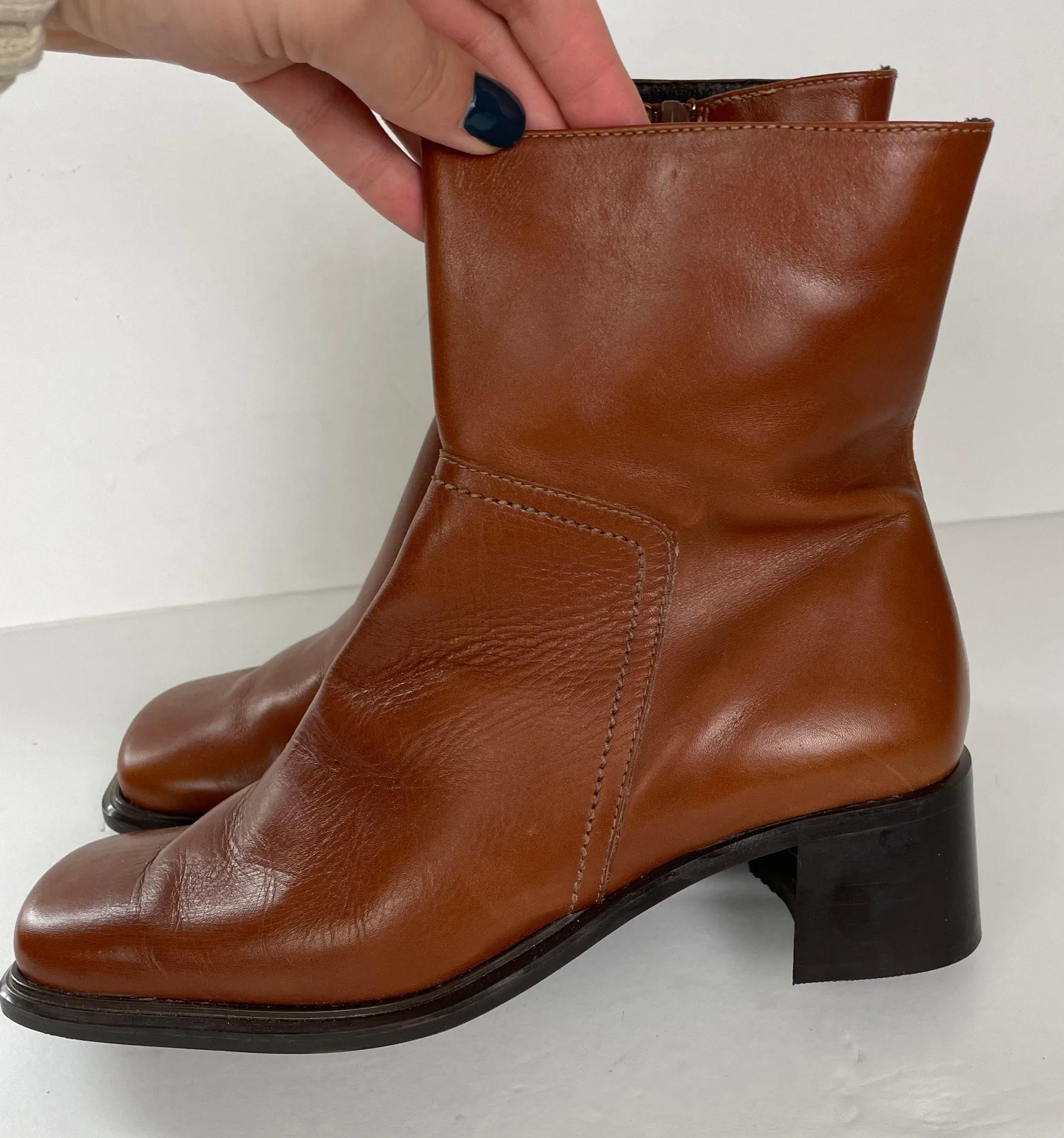 Eddie Bauer Vintage  Woman's Sz 7 Square Toe Heeled Ankle Booties - Image 3