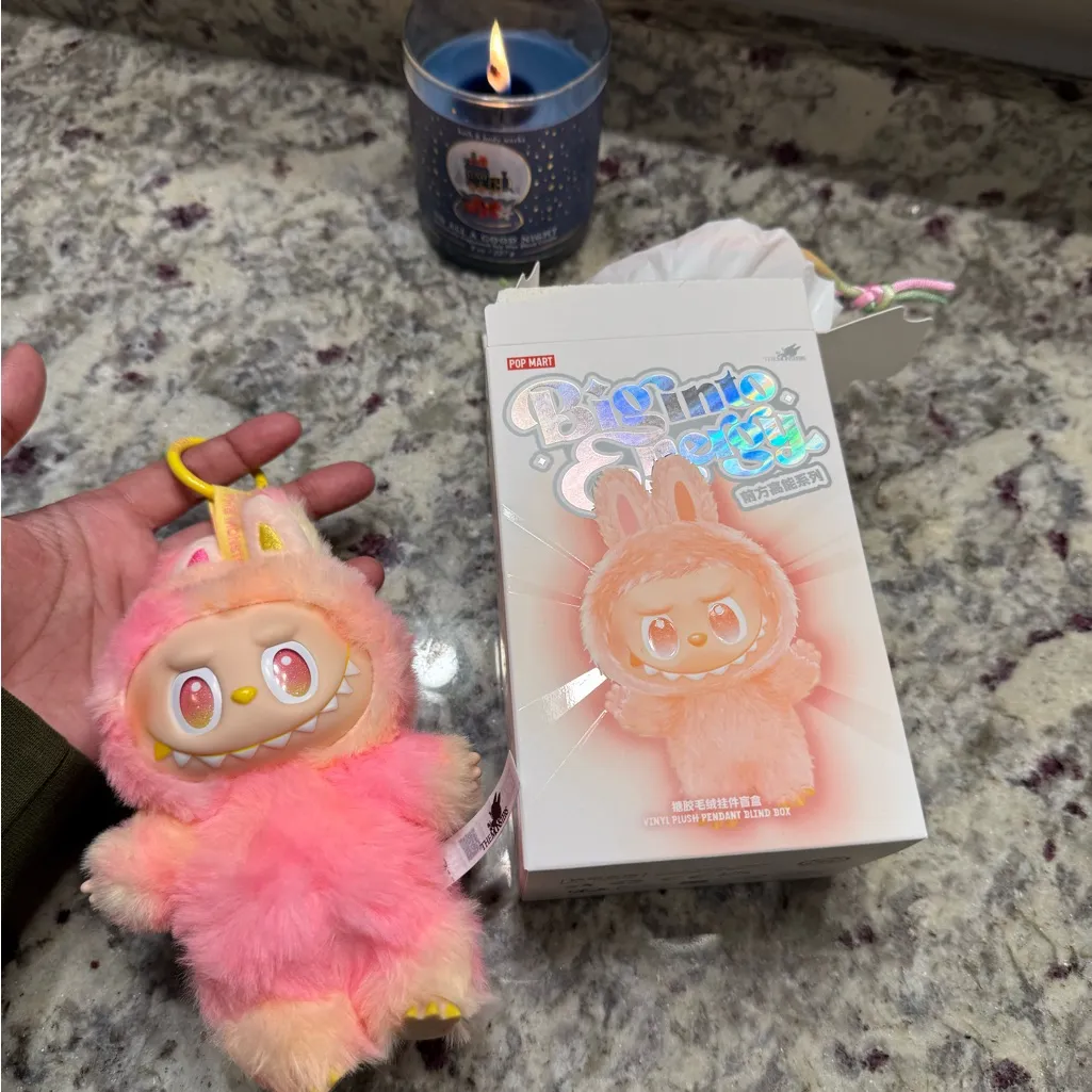 Popmart Labubu Big Into Energy BIE Plushie Keychain Keyring “Loyalty” Pink - Image 3
