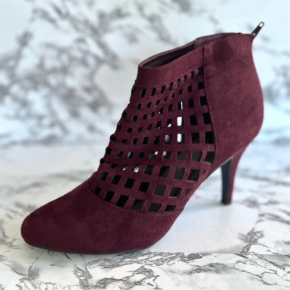 Impo Theo Booties Plum Purple Laser Cutout Faux Suede Heeled 10 - Image 6